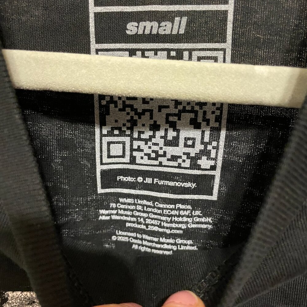 Oasis Live 25 Shirt - Picture 3 of 5